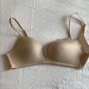 Victoria’s Secret t shirt bra